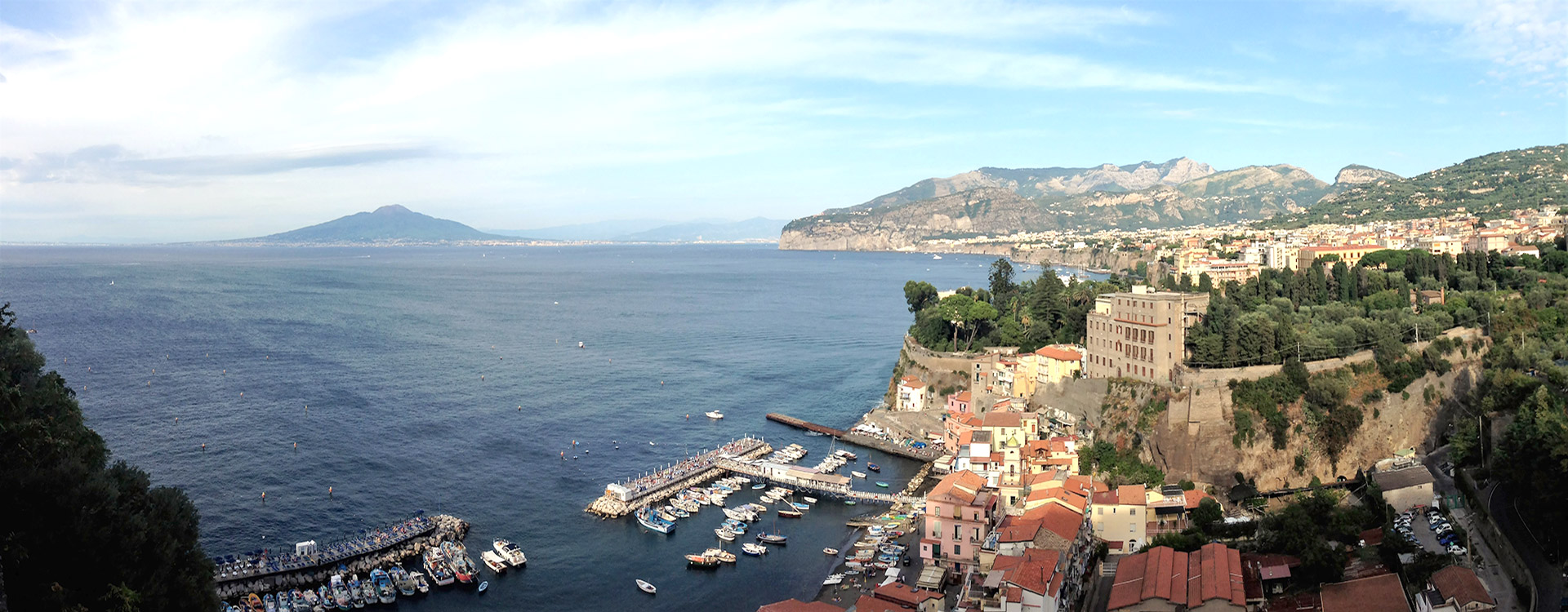 golfo-di-sorrento-con-vesuvio